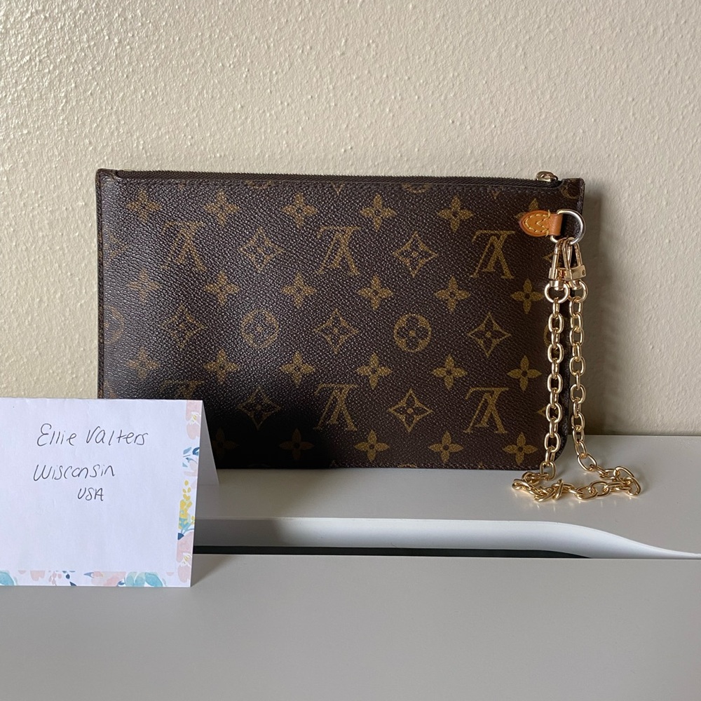 Louis  Vuitton pouch